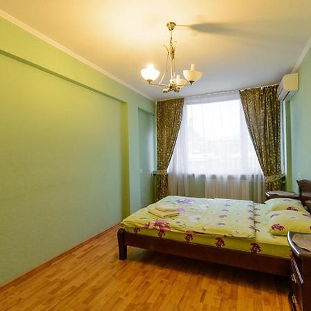 Апартаменти 3-Кімнатні М. Золоті Ворота Kiev Exteriör bild